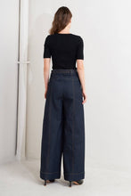 Load image into Gallery viewer, Sleek Frame Denim
