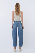 Load image into Gallery viewer, Motion Barrel Jeans
