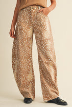 Load image into Gallery viewer, Bambi Barrel Jeans
