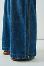 Load image into Gallery viewer, Cool Girl Jeans
