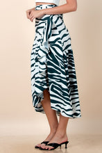 Load image into Gallery viewer, Zebra Verde Wrap
