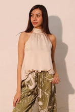 Load image into Gallery viewer, Soft Elevation Top
