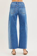 Load image into Gallery viewer, Traveler Slouchy Barrel Jeans
