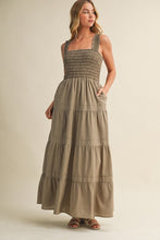 Load image into Gallery viewer, Stoneleaf Maxi
