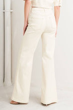 Load image into Gallery viewer, Ecru Studio Jeans
