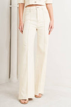 Load image into Gallery viewer, Ecru Studio Jeans
