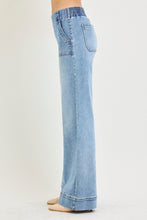 Load image into Gallery viewer, Easy Street Jeans
