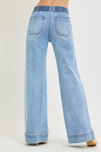 Load image into Gallery viewer, Easy Street Jeans
