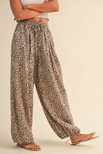 Load image into Gallery viewer, Wild Puff Pants
