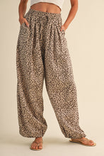 Load image into Gallery viewer, Wild Puff Pants
