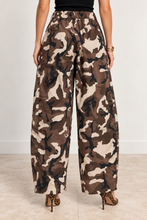 Load image into Gallery viewer, Chocolatina Camo Pants
