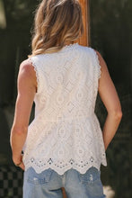 Load image into Gallery viewer, Scallop Eyelet Top
