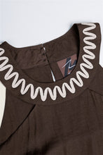 Load image into Gallery viewer, Zig Trim Top
