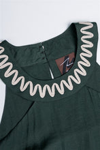 Load image into Gallery viewer, Zig Trim Top
