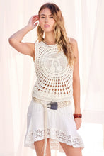 Load image into Gallery viewer, Crochetta Top
