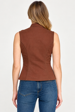Load image into Gallery viewer, Cacao Cavalier Vest
