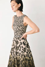Load image into Gallery viewer, Feline Contour Maxi
