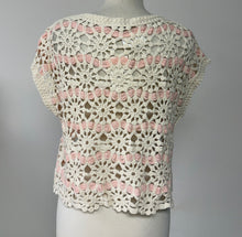 Load image into Gallery viewer, Rosette Crochet Top
