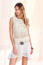 Load image into Gallery viewer, Crochetta Top
