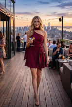 Load image into Gallery viewer, Sangria Twist Mini
