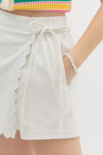 Load image into Gallery viewer, Scallop Swing Skort
