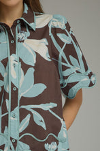 Load image into Gallery viewer, Blue Petal Choco Top

